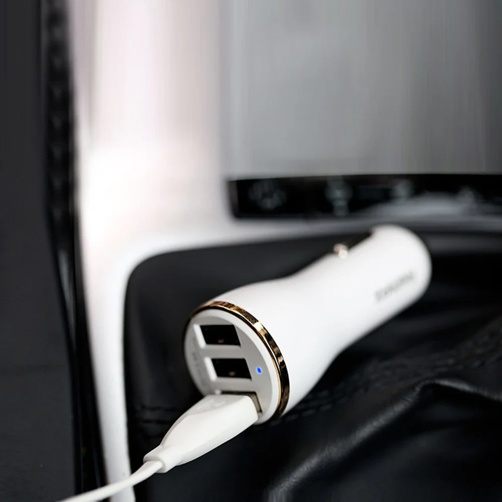 Cargador Coche Tres Puerto con LED, 3 USB Cargador Tele Móvil Coche con Carga Rápida, Cargador de Coche para Teléfonos y Tableta - Imagen 4