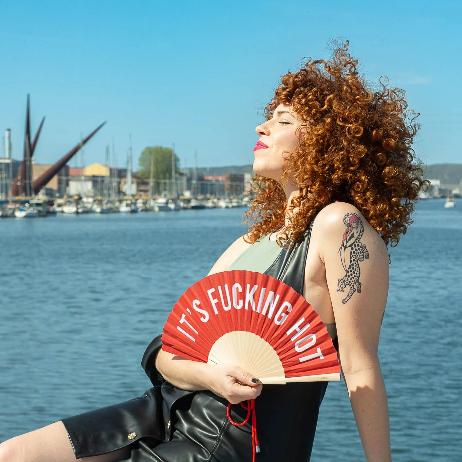 Abanico "It's Fucking Hot" - Imagen 2