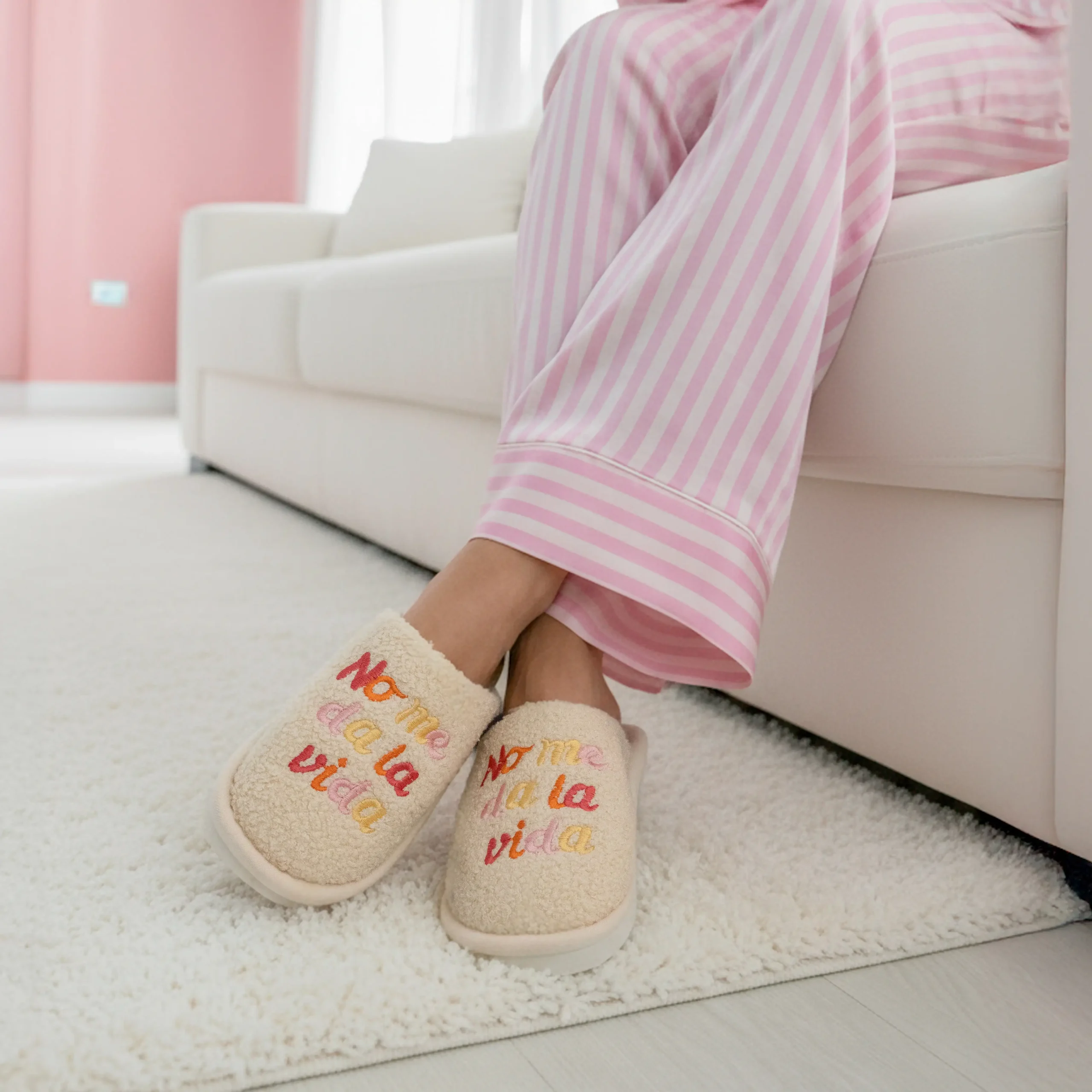 Zapatillas “No me da la vida” beige - Imagen 4