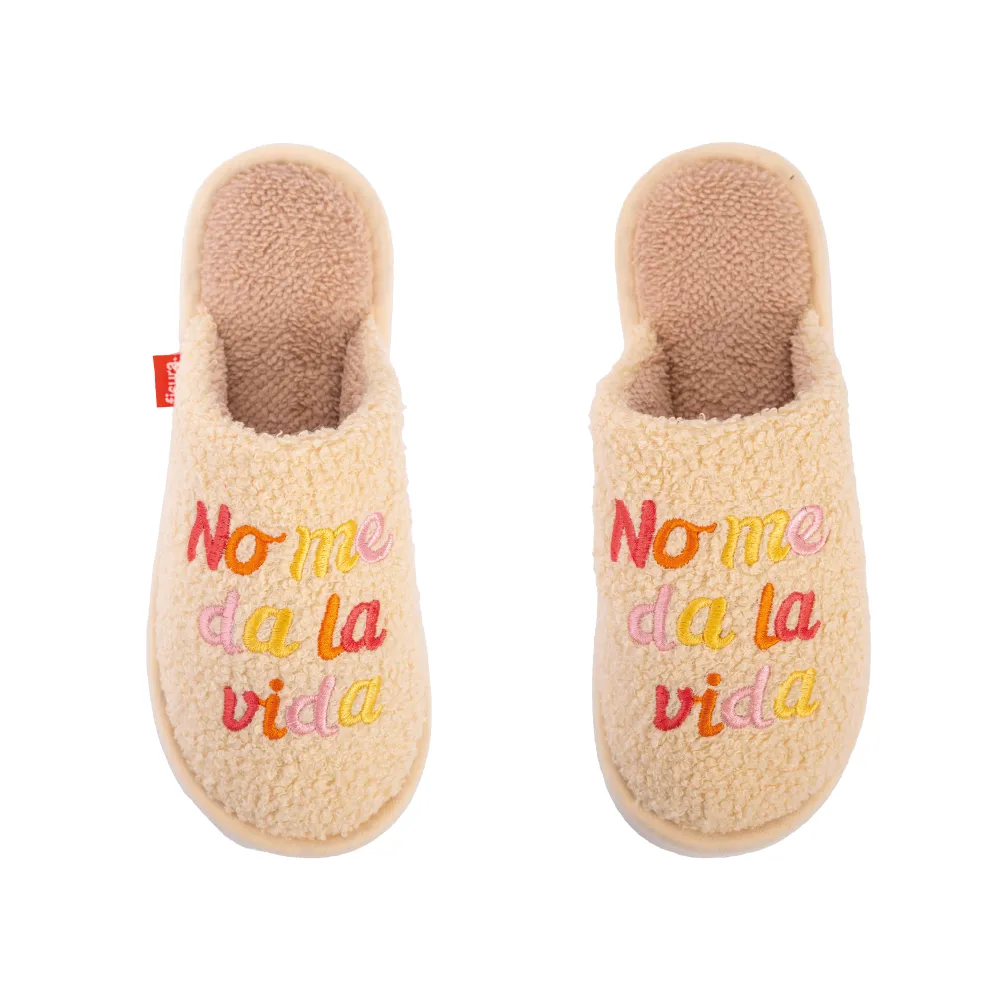Zapatillas “No me da la vida” beige