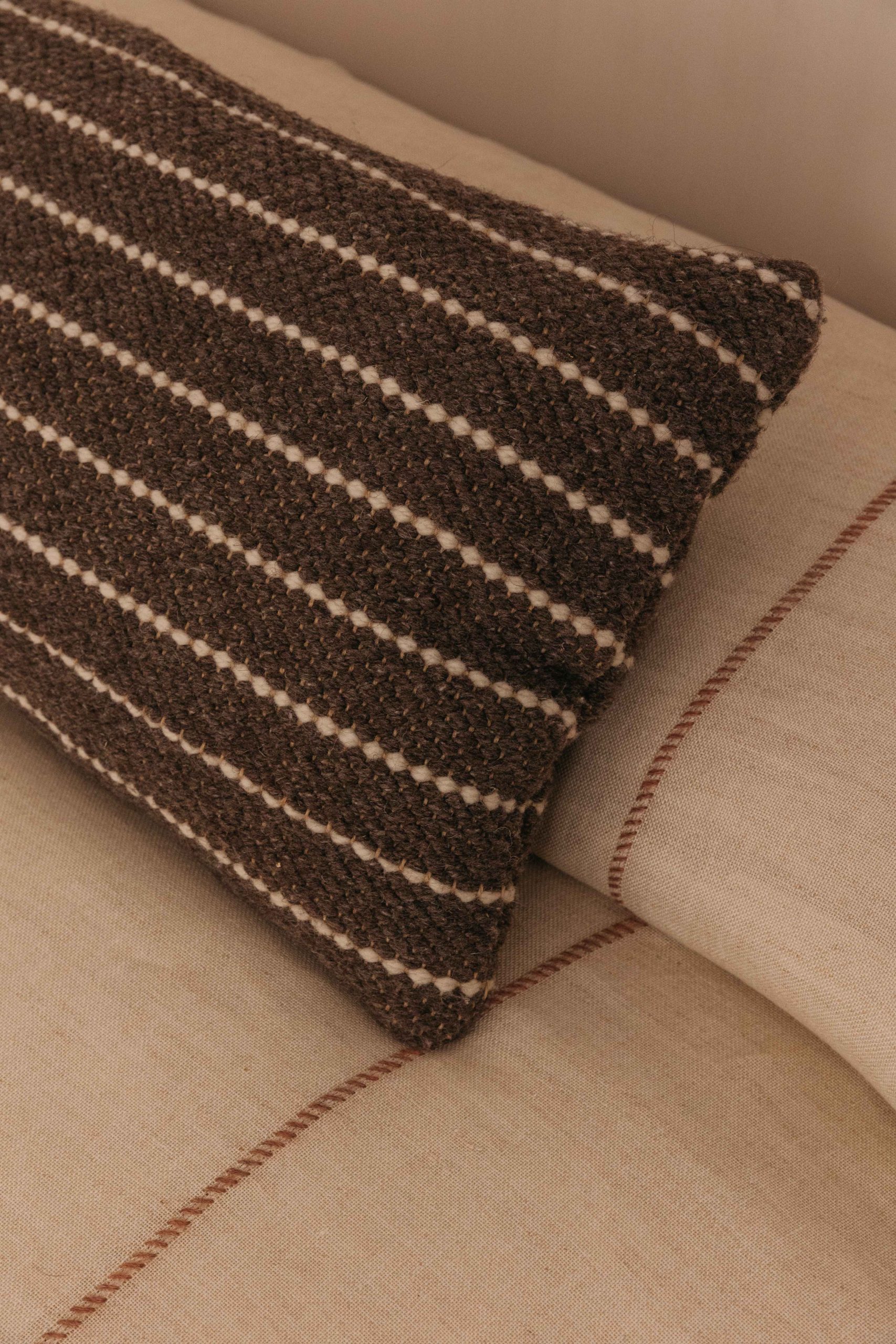 Almohadón de yute con lana - Imagen 4