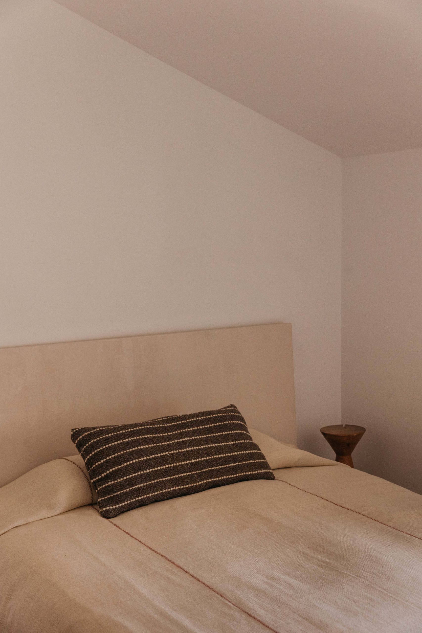 Almohadón de yute con lana - Imagen 2